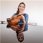 Diplomata e laureata col massimo dei voti impartisce lezioni di VIOLINO e musica a bambini e ragazzi presso la città di RHO